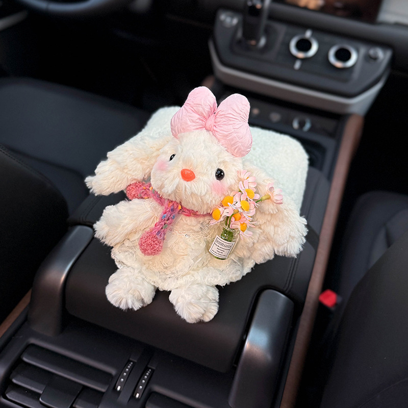 Caja de apoyabrazos de coche de conejo creativo caja de pañuelos de papel de dibujo almacenamiento en coche 2024 nuevo sentido muñeca de coche felpa femenina image 8