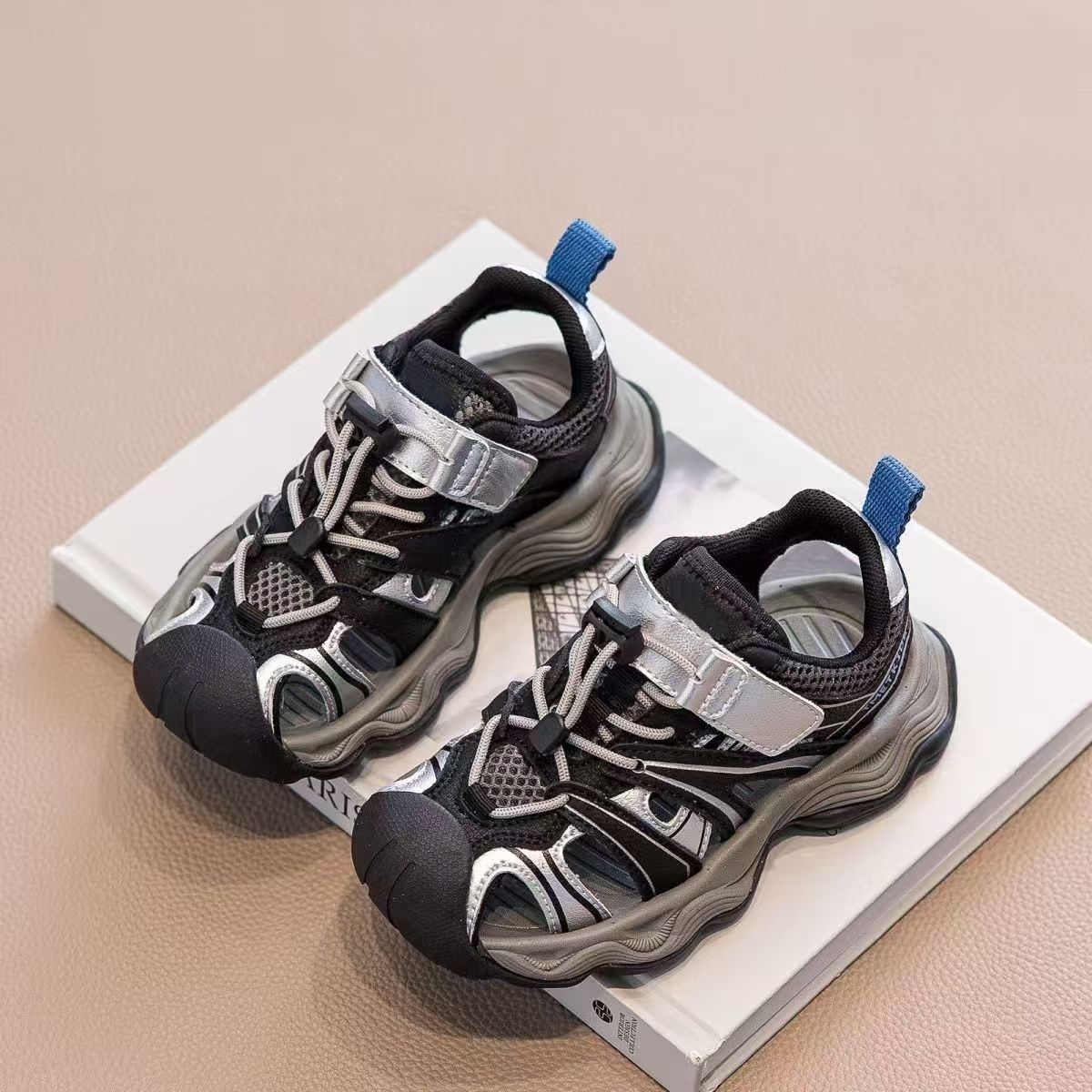 Sandalias deportivas para niños 2026 verano nuevo niño Baotou zapatos de retroceso zapatos de playa de moda para niñas zapatos de playa image 4