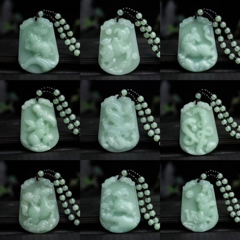 仿翡翠十二生肖本命佛吊坠浅玉项链毛衣链12生肖属相挂坠饰品批发