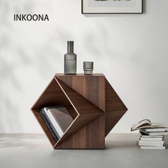 イタリアのミニマリスト多面体コーナーテーブル北米ブラックウォールナットアートソファサイドテーブル無垢材シンプルなモバイルコーヒーテーブル