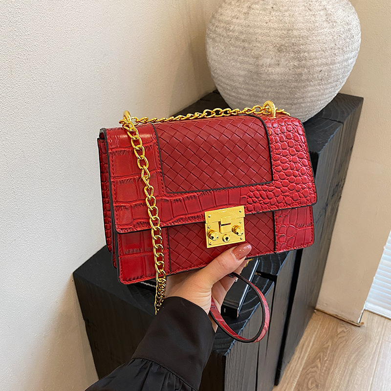 クロスボーダーの小さいカバンの女性の卸売りのbags2025新型のファッションは小さい方のカバンの女性の肩を斜めに掛けてチェーンのカバンを編みます。|undefined