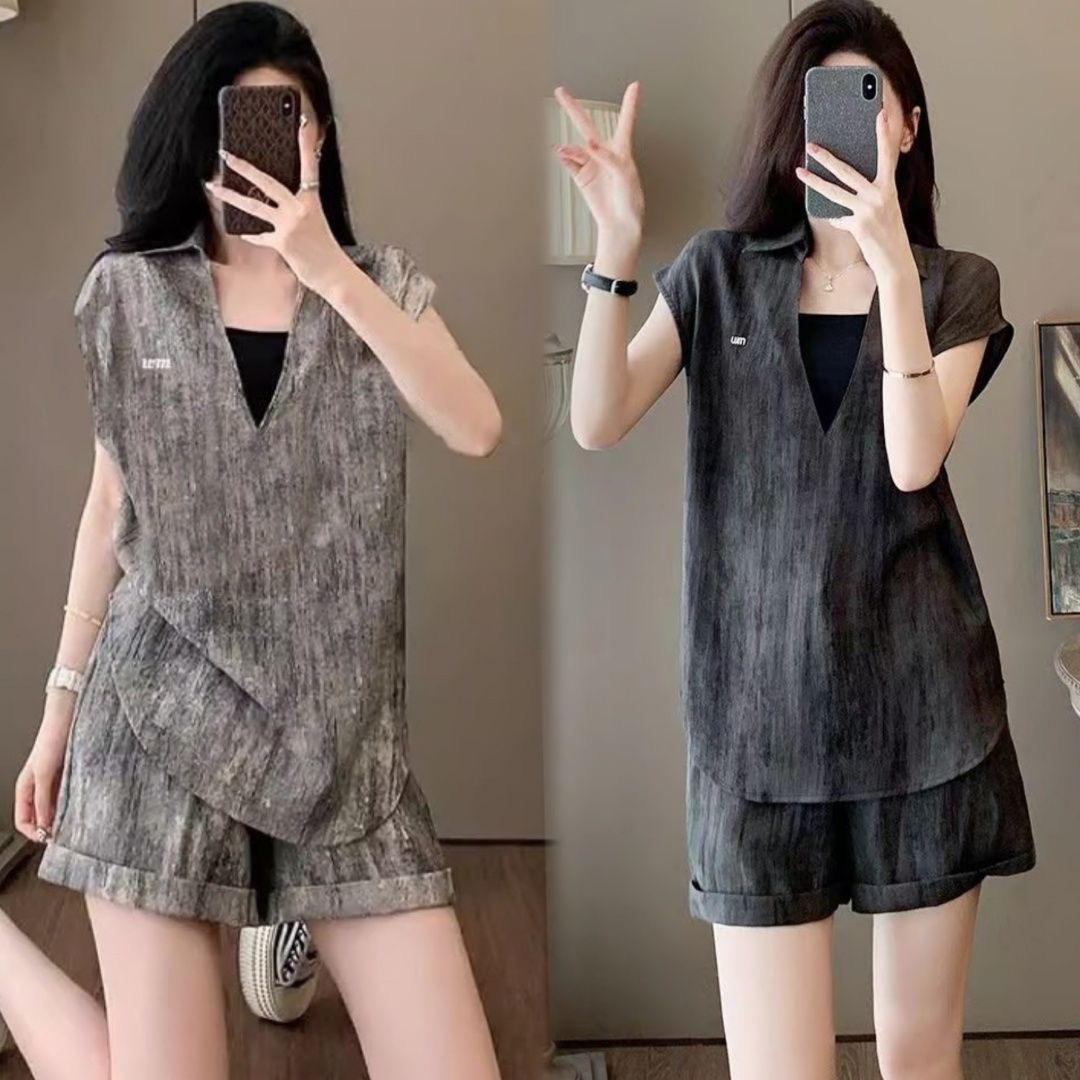 Fashionable retro summer elegant set