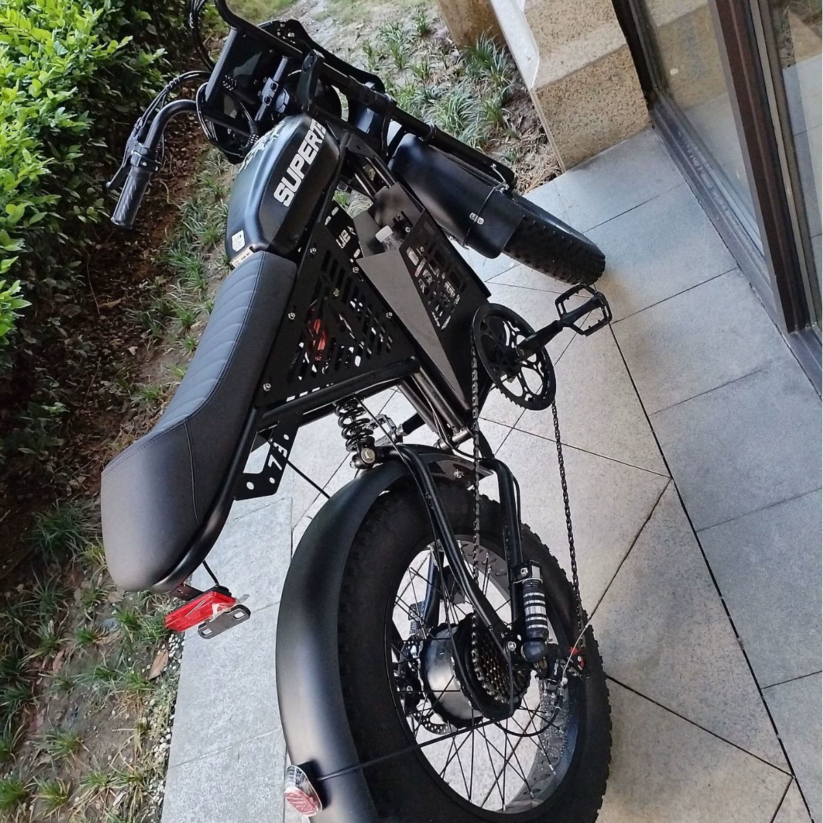 Экспорт Африки из нефти в электроэнергию, электрические двухколесные транспортные средства, скутеры, велосипеды, ретро-велоспорт, новые национальные стандарты дорожного движения