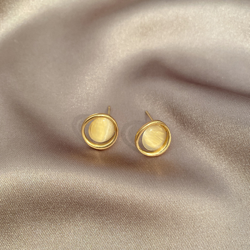 Pendientes de alta calidad de estilo francés de celebridades en línea para mujeres 2022 nuevos pendientes elegantes de moda pendientes populares pendientes largos pendientes Retro