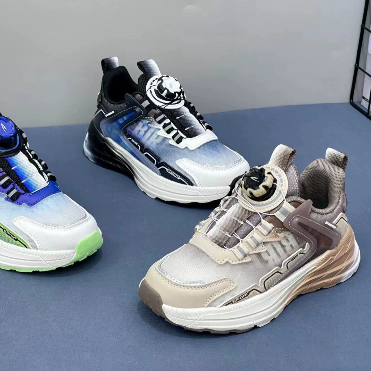 德尔惠 Sports shoes for boys, soft footwear for leisure, soft sole, for teenagers