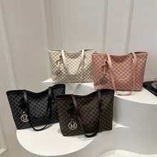 松弛感包包通勤托特包女2025春季新款流行时尚单肩包大容量手拎包