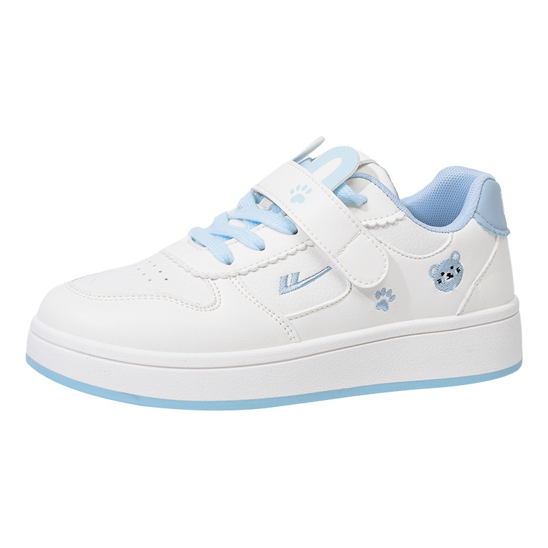 Pequeños zapatos de skate casuales frescos y lindos de alto bajo rendimiento, zapatos blancos con bordado universal, zapatos de viaje diarios simples para estudiantes de secundaria