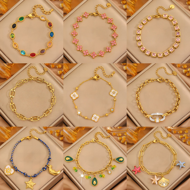 Titanium Steel Bracelet for Women, Diamond-Encrusted Four-Leaf Clover Bracelet, Light Luxury and High-End Feel, Star-Studded 18K Gold-Plated Stainless Steel Bracelet
