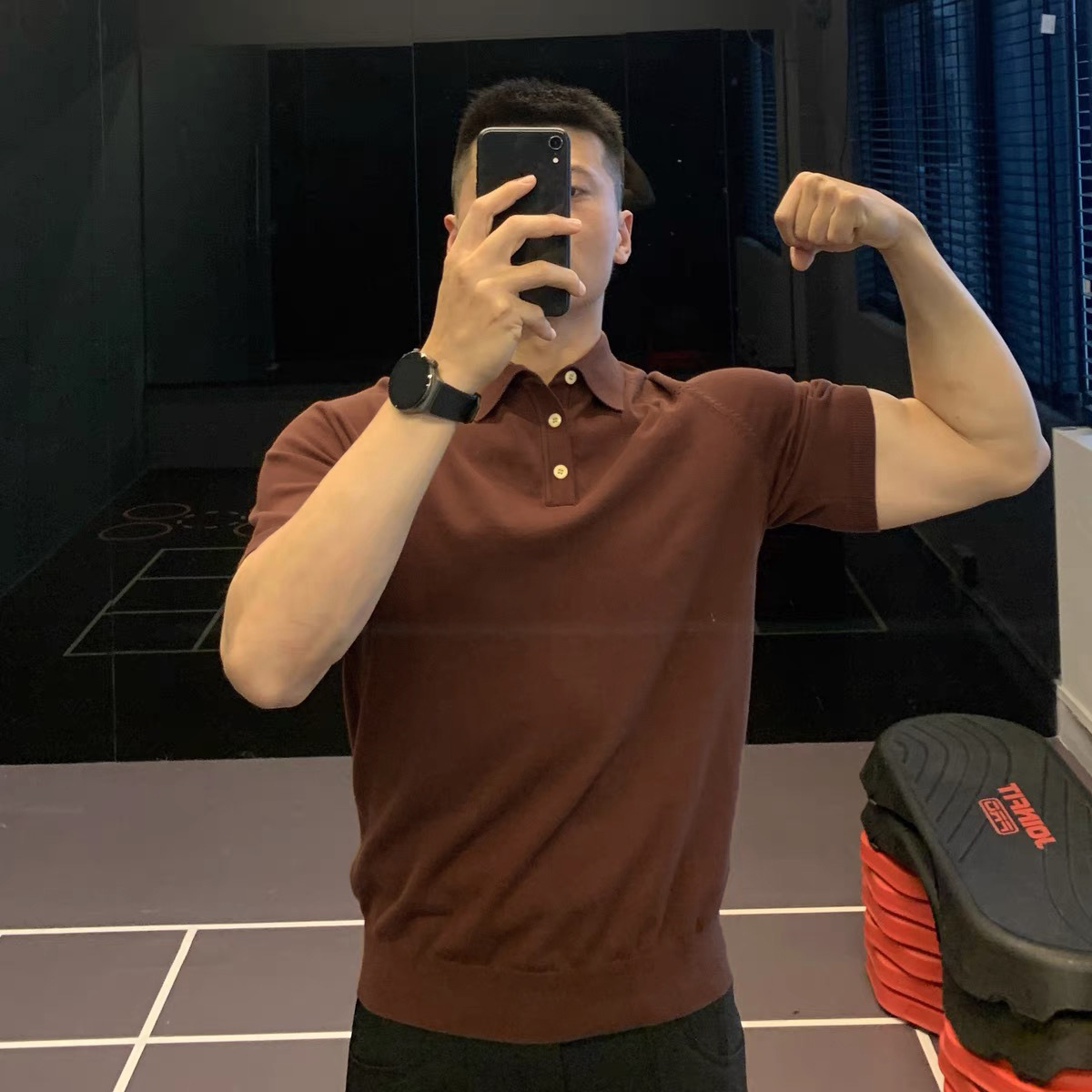 Estilo maduro ligero de negocios verano nuevo estilo casual botón de solapa ins tendencia suéter delgado POLO de manga corta para hombre