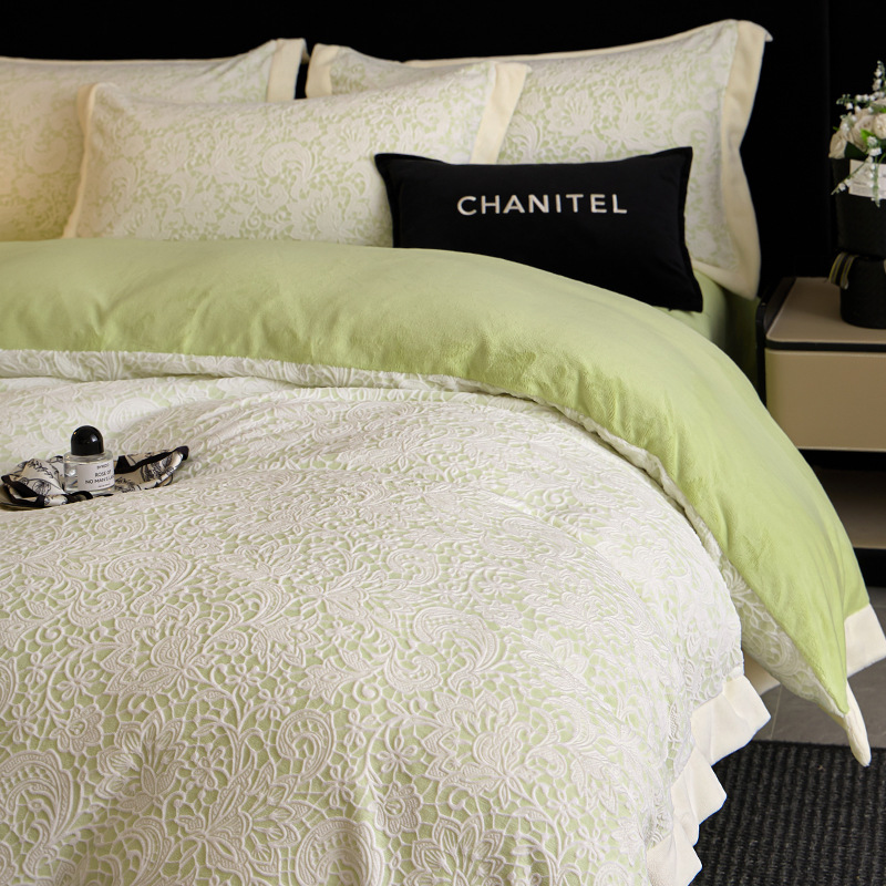 Otoño e invierno engrosado tallado cama de terciopelo de cuatro piezas de colcha de franela de coral sábanas de cama de tres piezas de terciopelo