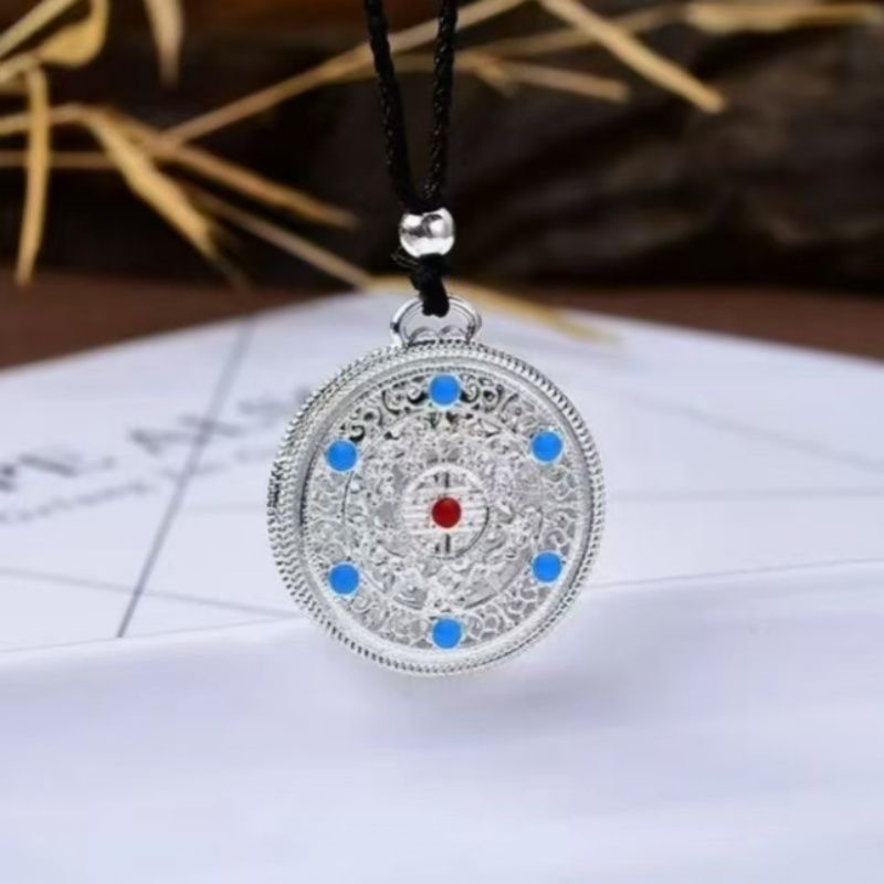 Nuevo estilo chino Wufu redondeo colgante hueco gufa brújula collar colgante suéter retro joyas cadena