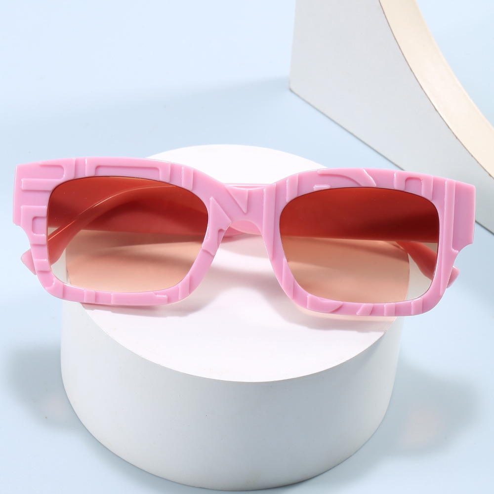 trend fashionable retro sunglasses