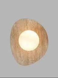 estilo japonés retro cabecera de cama agujero amarillo lámpara de pared de piedra silenciosa balcón sala de estar sofá TV pared de fondo escalera lámpara pasillo