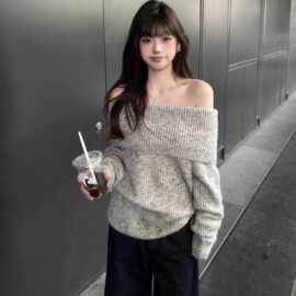 韩系慵懒风一字肩毛衣女秋冬新款松弛感宽松软糯欲甜辣上衣