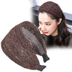 白髪を遮るカチューシャの女性は外出して滑り止めの韓国の広い辺のヘアピンの超広いカチューシャのネットのカチューシャの髪飾りをつけます。