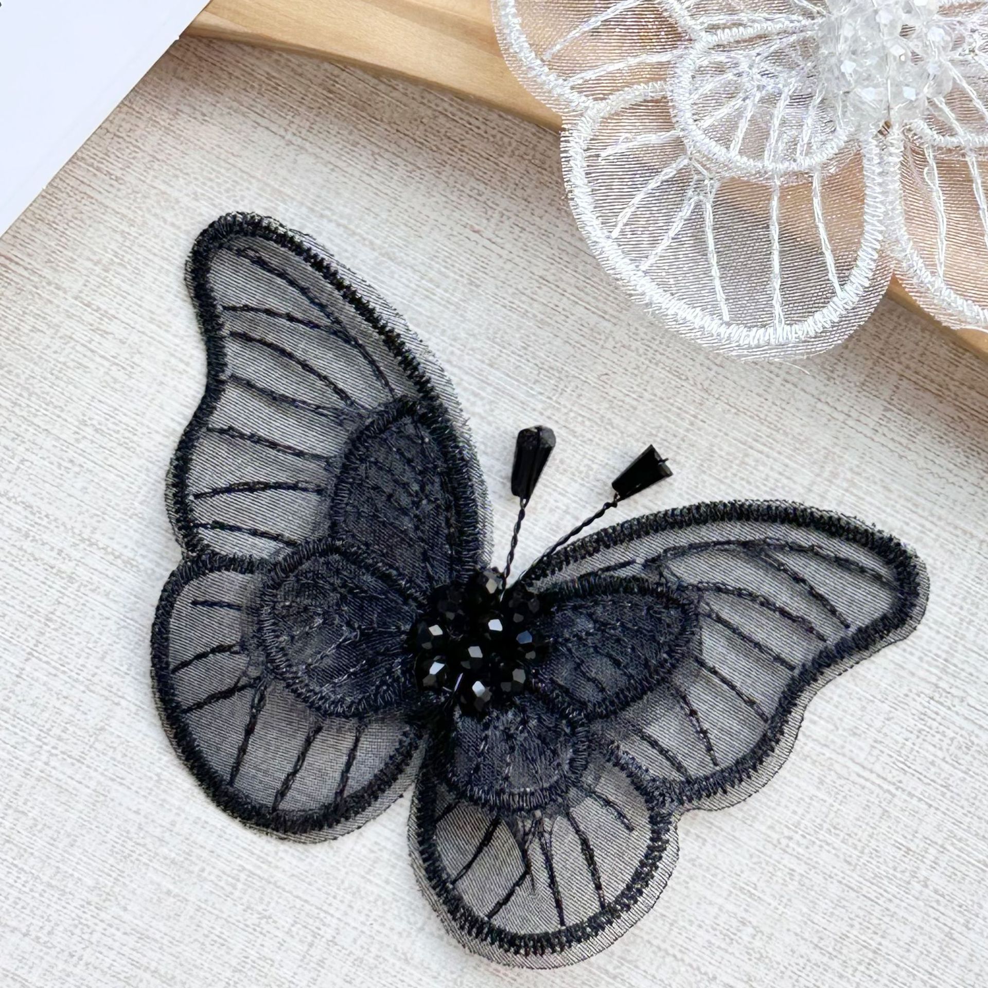 DIY mano clavado cuentas de encaje mariposa tela pegatinas bordadas vestido de boda vestido vestido camisa tocado para el cabello decoración image 3