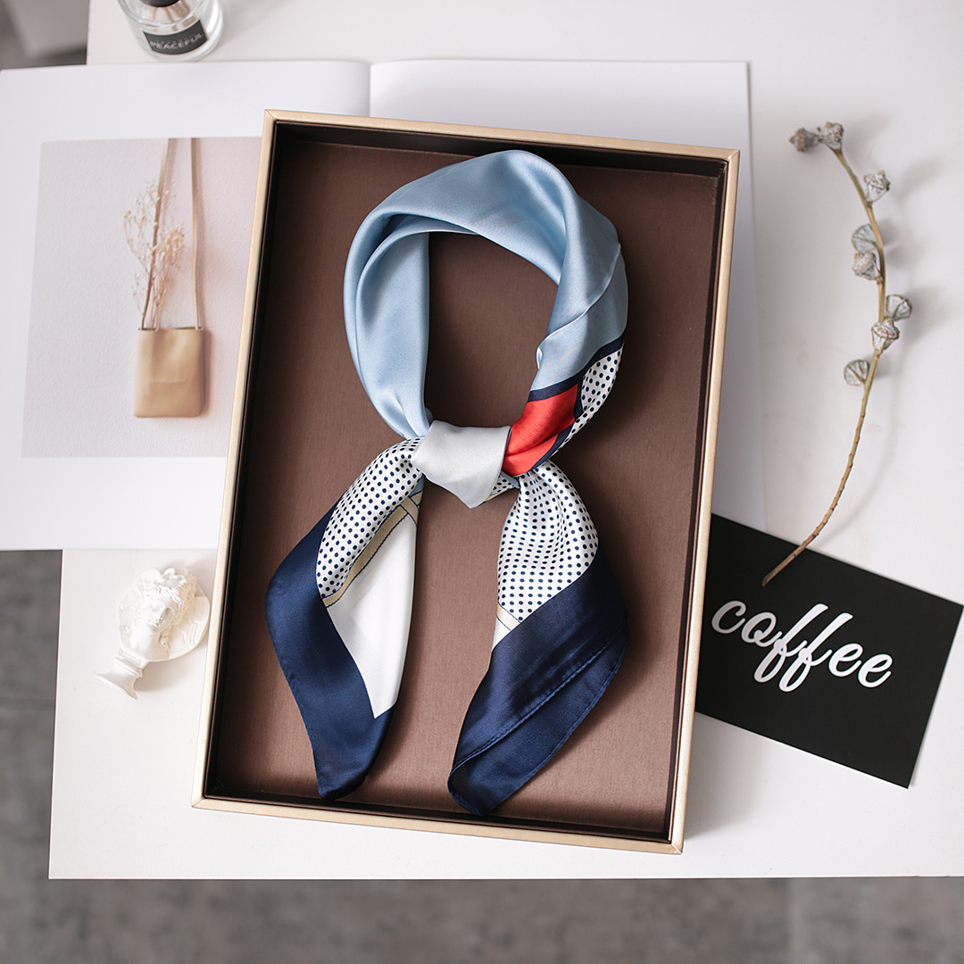 Shi Pukun Abito stile primavera/estate Semplice ed elegante in una piccola sciarpa professionale versatile da donna quadrata_voghion.com