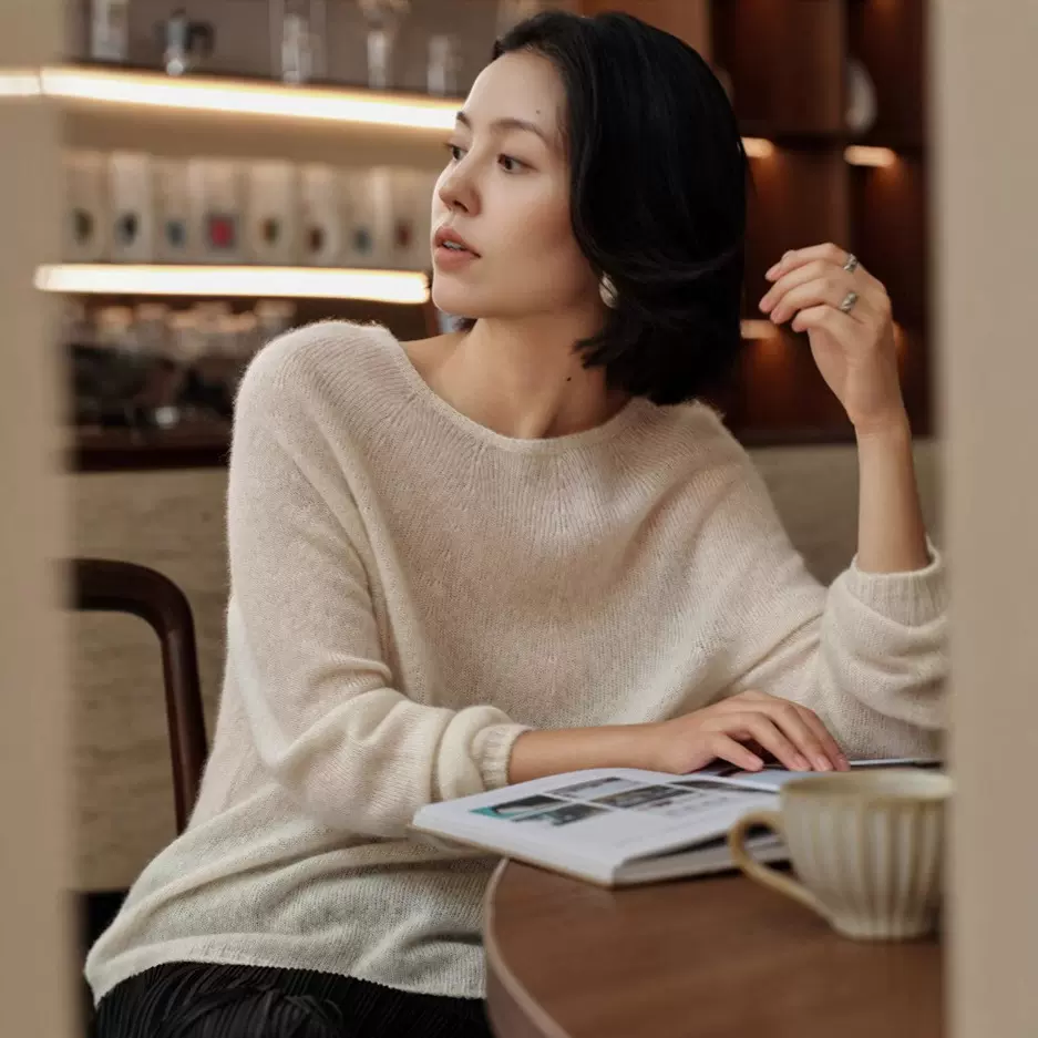 触感柔糯丝羊绒时尚圆领毛衣针织简约女士打底衫羊绒女慵懒风宽松
