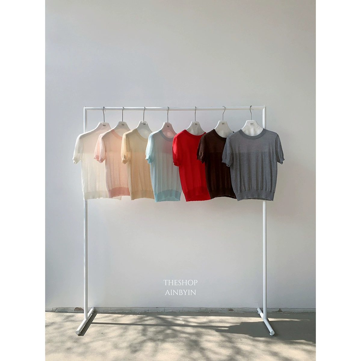 Yienou inbyin, разноцветный трикотаж с пышными рукавами допамина, женский тонкий топ с круглым вырезом для маленьких людей