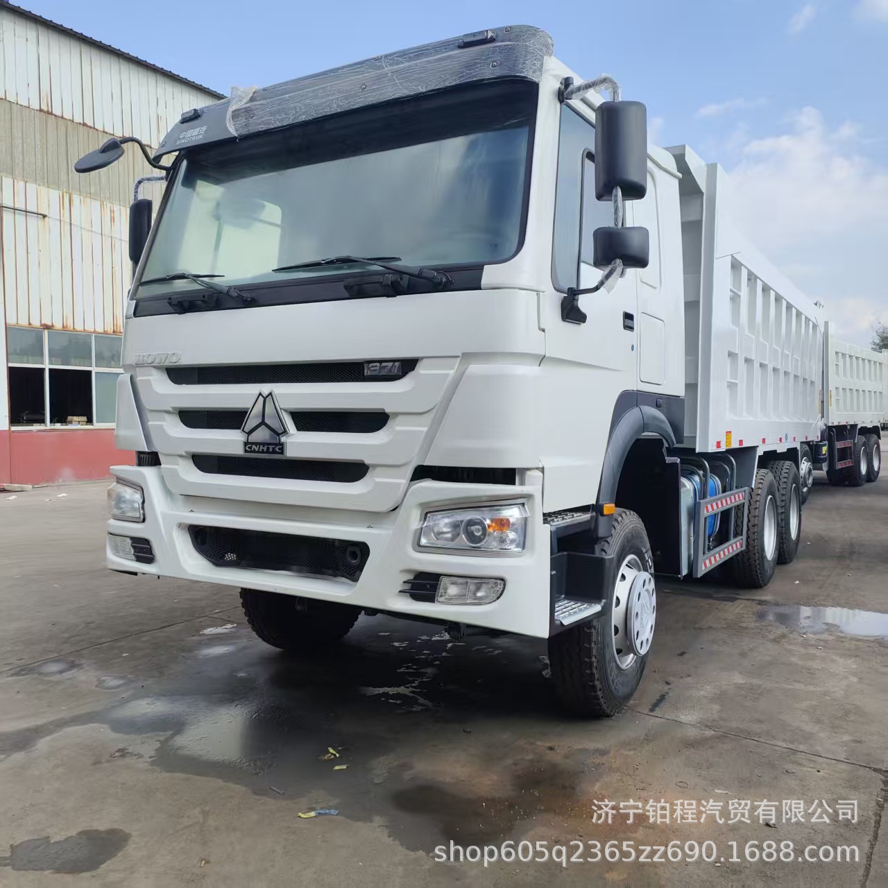Export to Africa for cross-border sales of used HOWO dump trucks, heavy-duty dump trucks, with left and right steering options available
