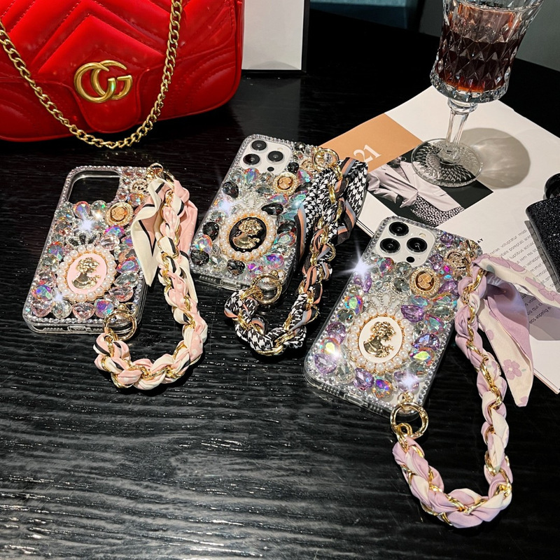 Apple 17/15Pro Mobile Phone Case Rhinestone Queen Suitable for iPhone 16 Silk Scarf Wristband Full of Diamonds Luxury Protection