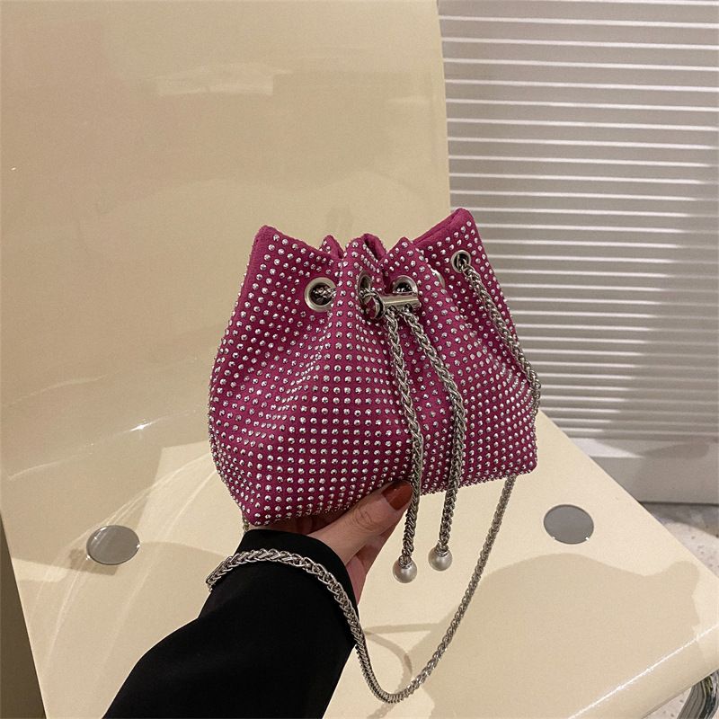 2024 New Fashionable Women's Bag Instagram Small Design Bright Diamond Single Shoulder Diagonal Straddle Bag Minimalist Bucket Bag_voghion.com