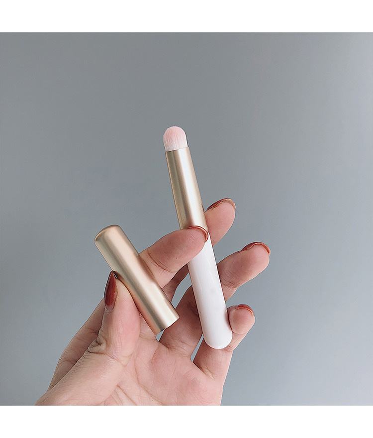 Wholesale of new mini round-head lip brushes with caps, single portable lipsticks, lipstick brushes, smudging brushes and makeup brushes undefined