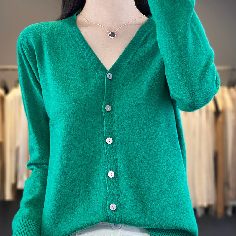 Factory wholesale 2024 spring and summer new V-neck cardigan long sleeve sweater coat women support activities on behalf of the hair