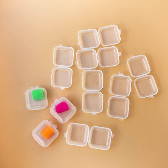 Transparent plastic small square box earplug box anti-noise PP nib small square box Mini small box with lid small plastic box storage