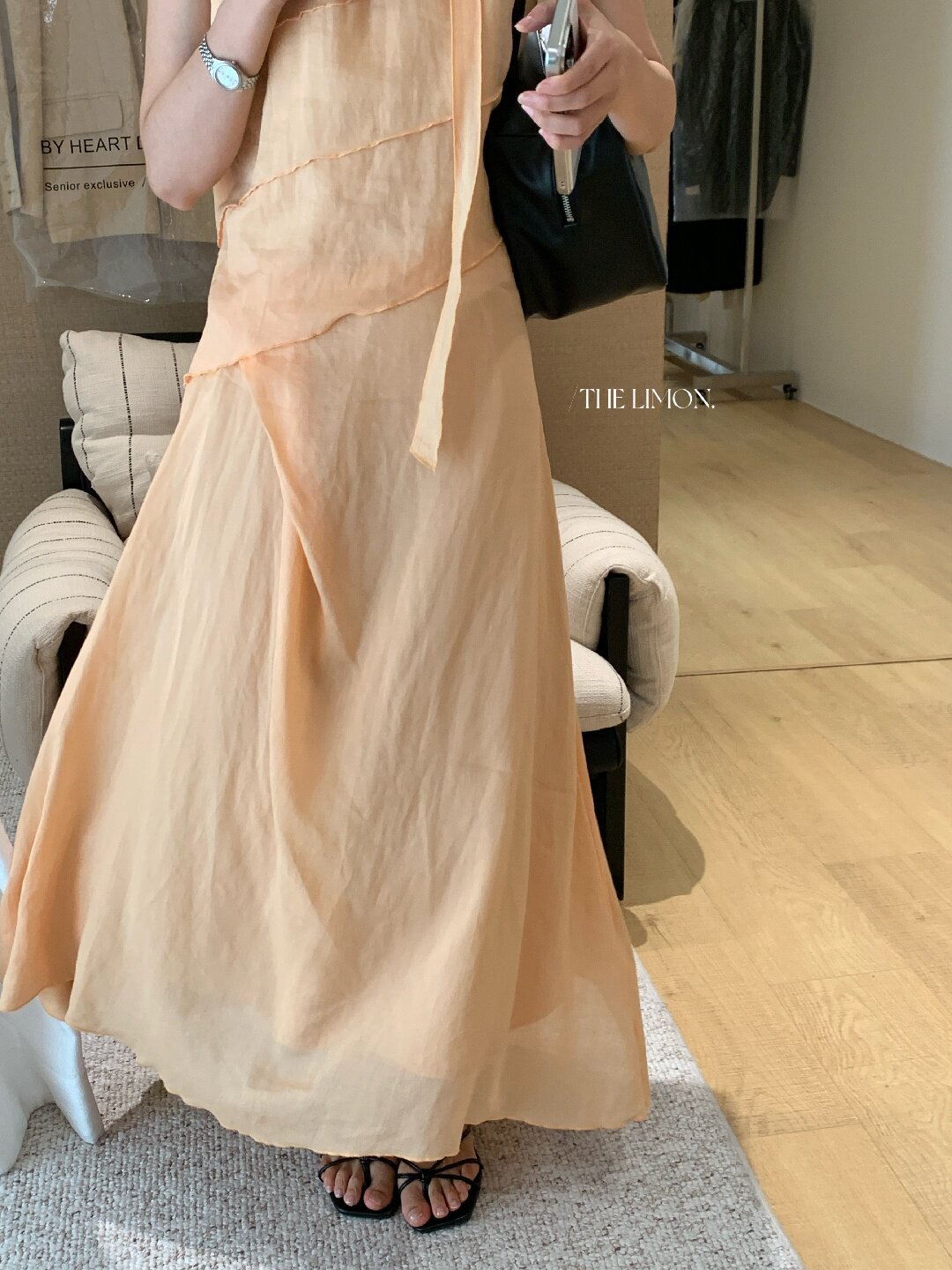 Bộ áo hai dây kết hợp chân váy midi nữ tính chất tơ tằm phong cách Hàn Quốc — màu cam, màu mơ chi tiết 32