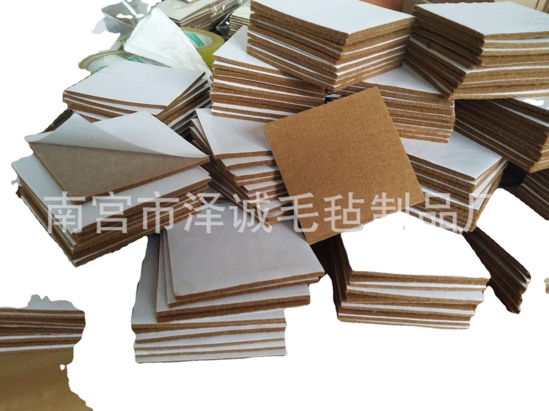 毛毡 背胶毛毡，家具垫，彩色毛毡 毛毡条厂家生产毛毡制品