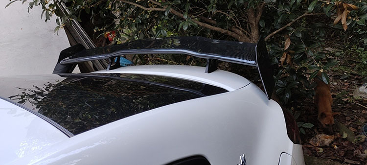 General Motors Punch-Free Large Tail Sedan GT Carbon Fiber High-Foot Spoiler Fixed Wind Tail