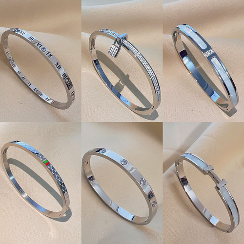Korean-style fashionable commuting titanium steel bracelet for women, colorfast, elegant, versatile, personalized, full diamond, influencer lightweight luxury versatile accessory