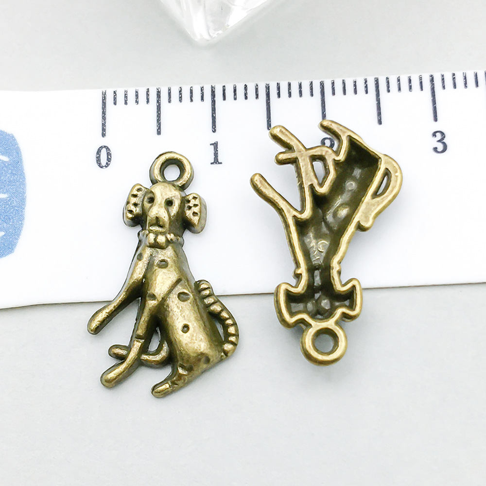고대 녹색 앉아있는 개 1마리-1.2g-22*13mm-20580