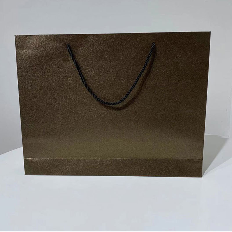 Wholesale Tuhao gold logo-free portable gift paper bag scarf matching packaging shawl pillow box gifts