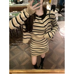 条纹针织衫套装女设计感气质小个子开衫短袖上衣半身裙三件套秋季