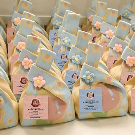 女士手提包;成人帽;托特包