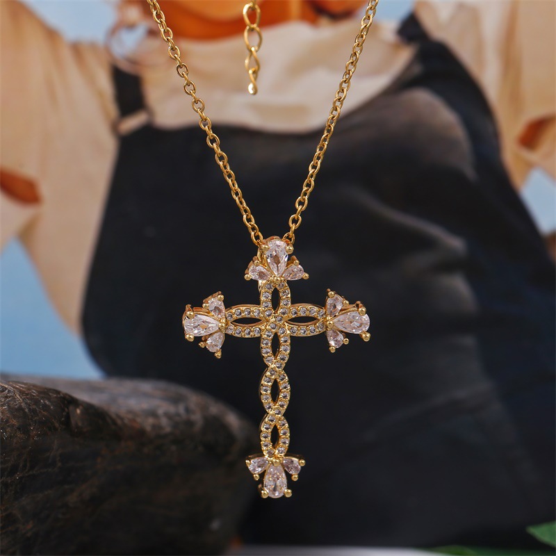 Exaggerated Cross Copper Inlaid Zirconium Necklace display picture 4