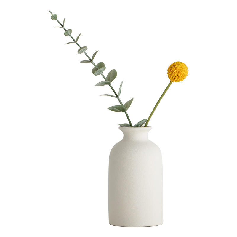 北欧のシンプルなins風の花瓶の陶磁器の置物の卸売りは乾いた花の器の置物を挿して越境します。