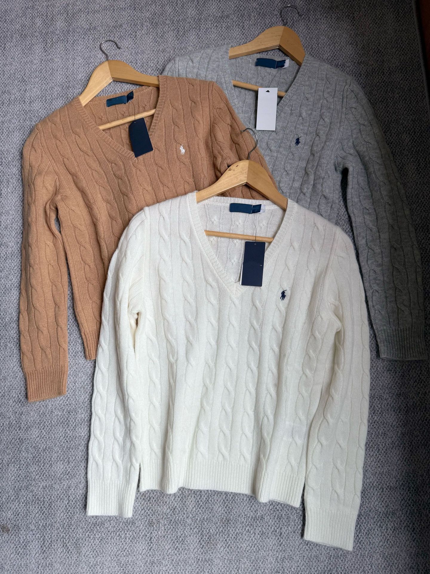 PLラフ小馬標90ウール10カシミヤツイストvネックカシミヤシャツ麻花ウールセーター女性上着