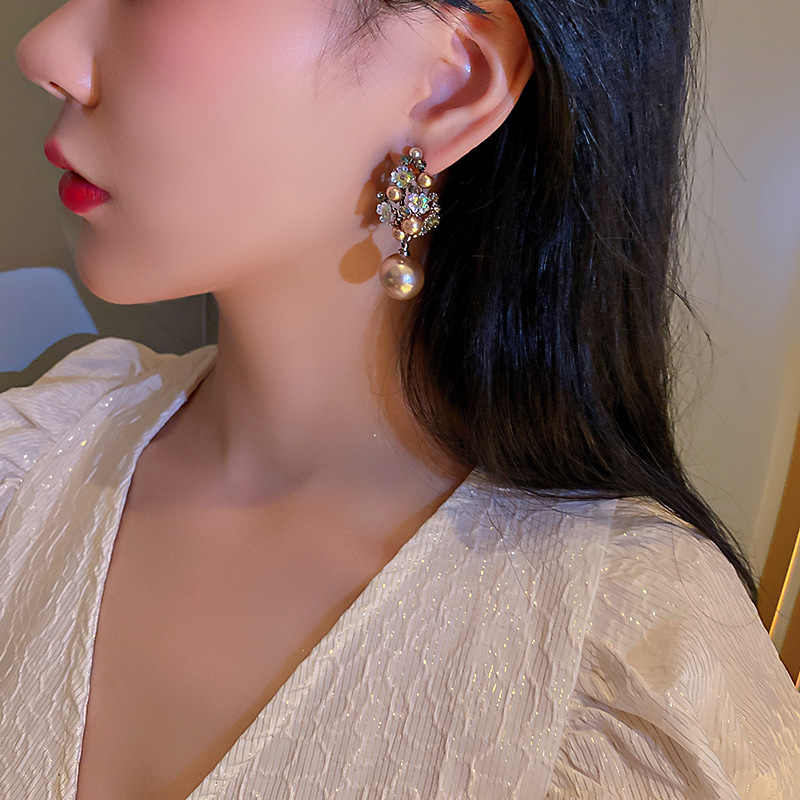 11g Weight Artificial Gemstones Inlay Material Earrings Classification Housewarming, Anniversary, Business, Wedding, Travel, Birthday, Festival Occasion Alloy Material Geometric Pattern Women'S Gender Diamond Design Silver Color Geometric Diamond Alloy Artificial Gemstones Earrings 9