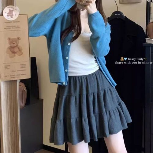 Lady's High-Waisted A-Line Pleated Skirt, Stylish and Versatile, Slimming and Youthful, Knit Solid Color Semi-Body Short Skirt for Autumn and Winter