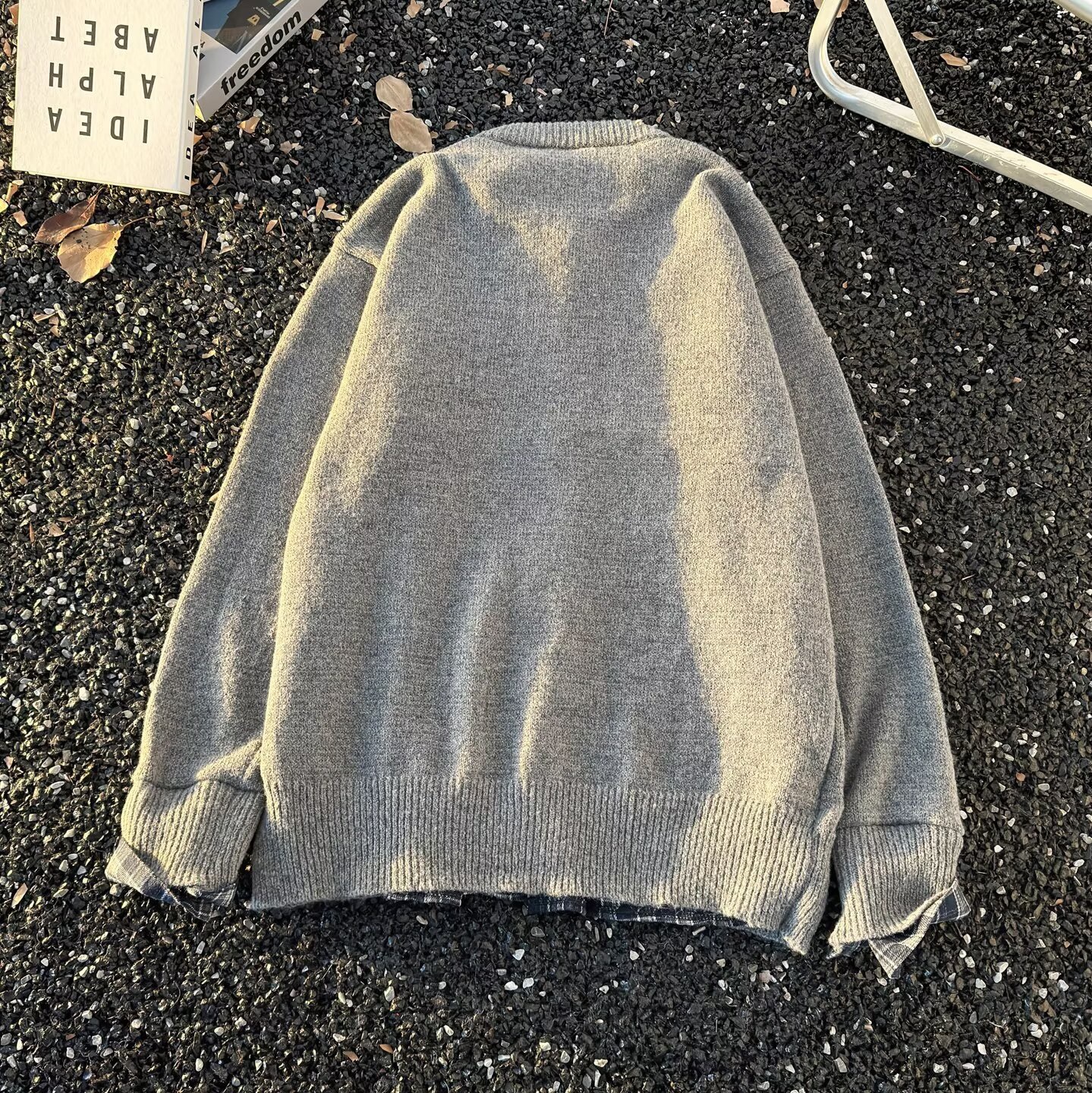 Maglione con scollo rotondo e spalle scese in stile coreano – Cardigan oversize in maglia scozzese per donna e uomo (unisex, poliestere traspirante, grigio/caffè, M-3XL)_voghion.com