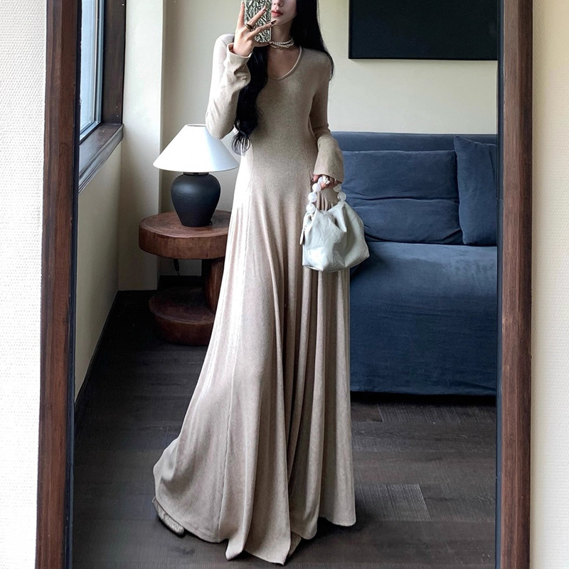 巨好看的收腰长袖针织打底连衣裙女早秋小个子内搭长裙子2025新款