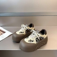 Cross-border retro bread shoes for women, 2025 autumn and winter new thick-soled export wholesale flat shoes, versatile large head sports shoes