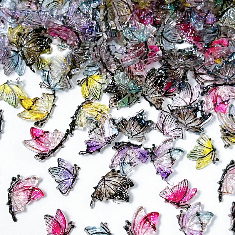 New Nail Art Design: Ice-Clear Small Butterfly 3D Versatile Gradient Popular Colorful Black and White Resin Finished Nail Decorations