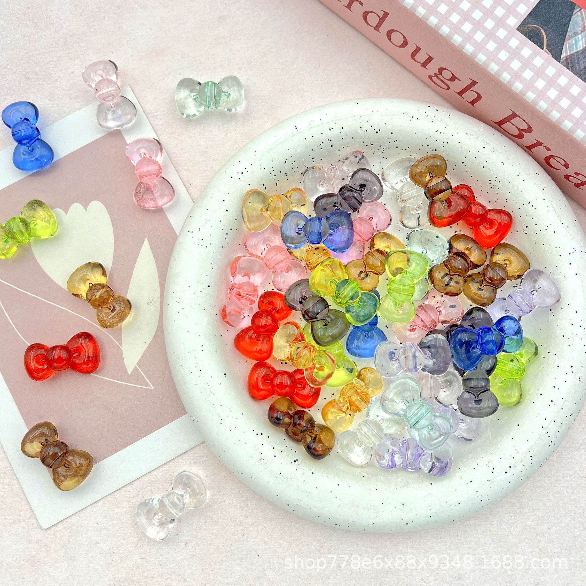 Mixed color/transparent bow