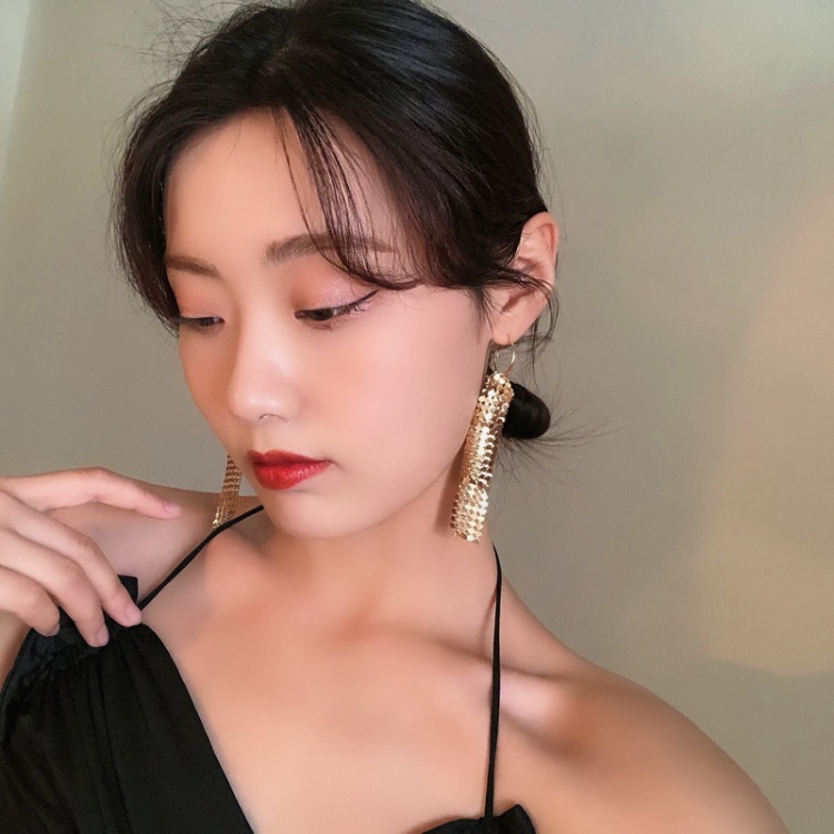 Fashion Metal Sequins Tassel Earrings Wholesale display picture 6