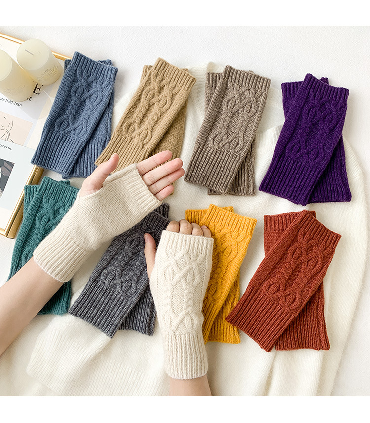 Unisex Sweet Simple Style Solid Color Gloves 1 Pair display picture 35