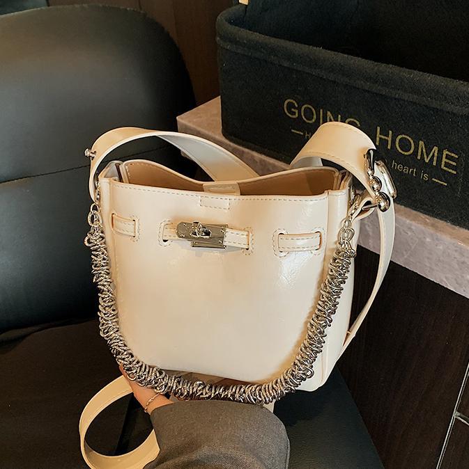 Versión coreana del bolso de todo fósforo de nicho para mujer 2025 nuevo bolso de hombro de estilo occidental de moda bolso de cubo de mensajero de alta gama de moda